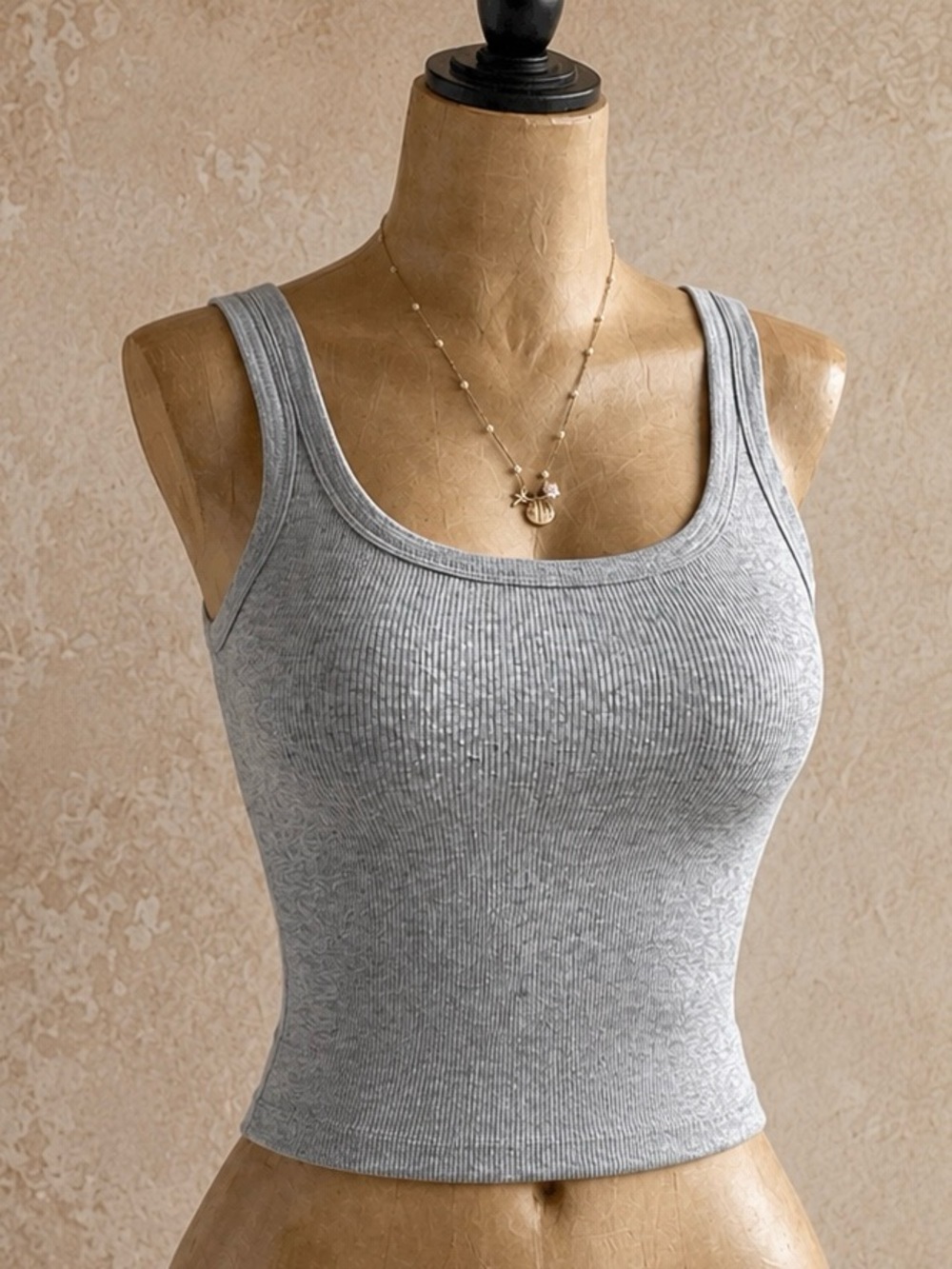 Women’s Gray Ribbed Cropped Tank Top Size M
